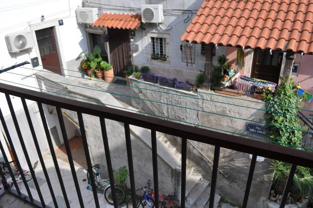 Apartment Veli Dvor เซรส ภายนอก รูปภาพ