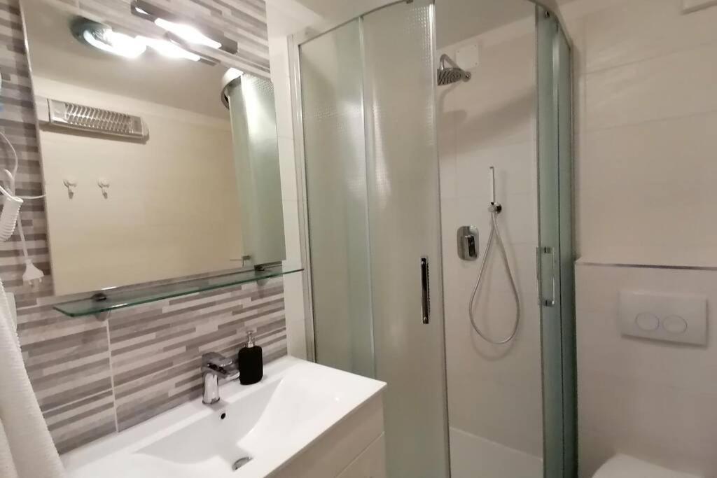 Apartment Veli Dvor เซรส ภายนอก รูปภาพ